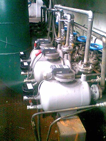 鋼鐵廠用的一組B型SR DRAINMASTER空壓系統排水器
