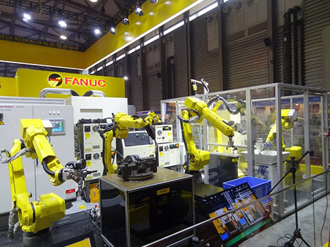 氣壓驅動FANUC機器人元件現場展示