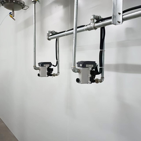 兩臺DrainMaster空壓系統自動排水器DM-5N在空壓系統中